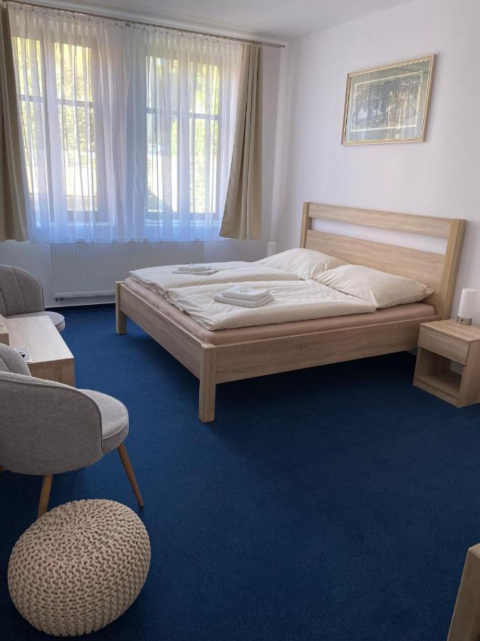 Hotel U Mesta Prahy Náchod エクステリア 写真