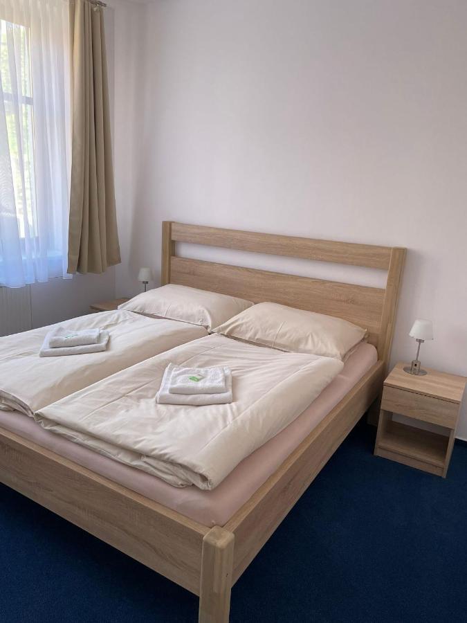 Hotel U Mesta Prahy Náchod エクステリア 写真
