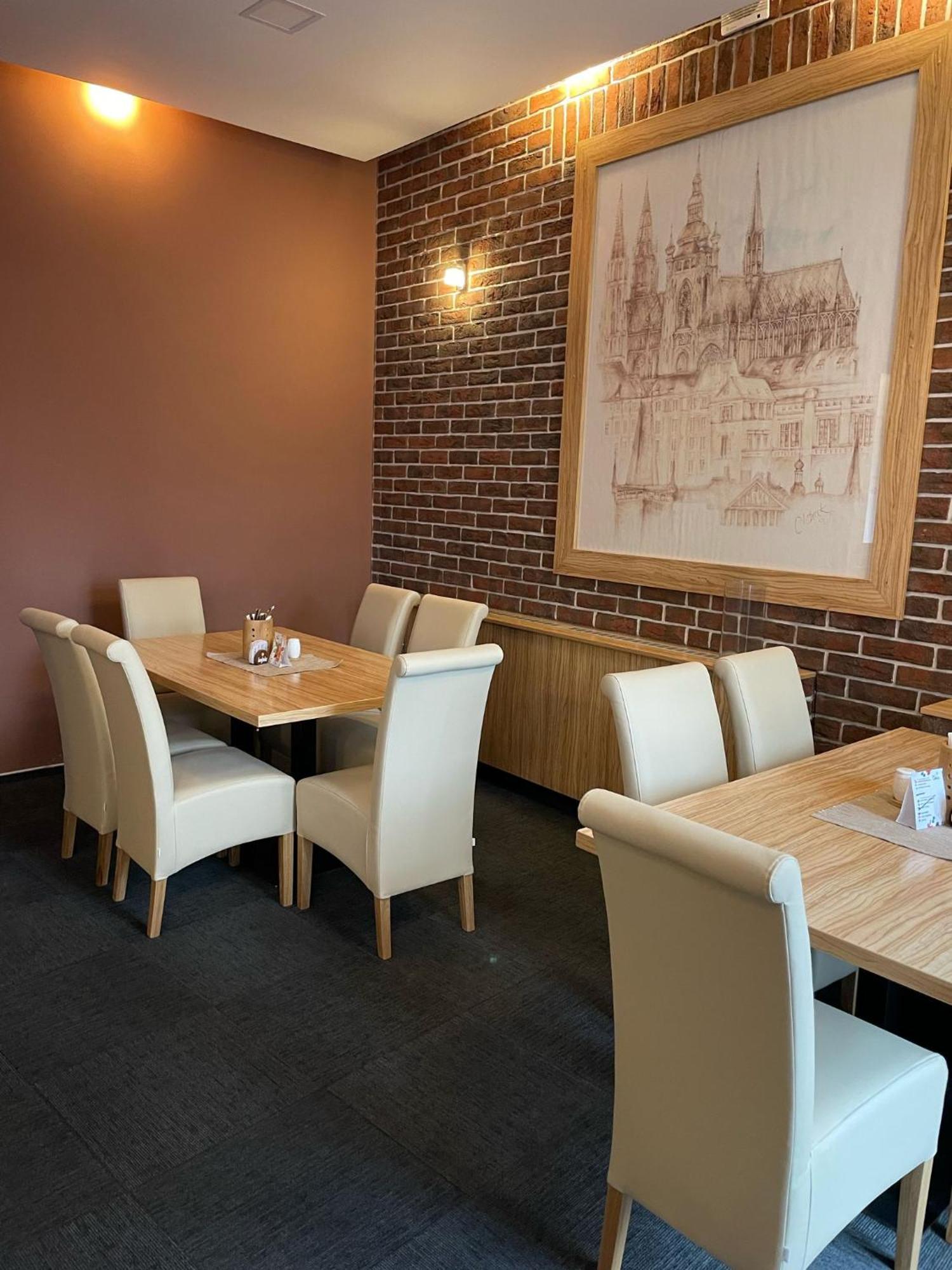 Hotel U Mesta Prahy Náchod エクステリア 写真