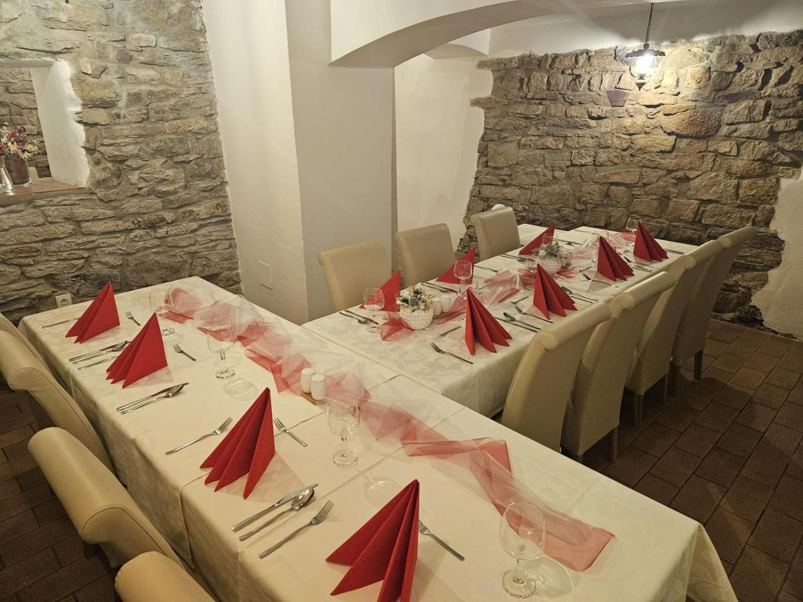 Hotel U Mesta Prahy Náchod エクステリア 写真