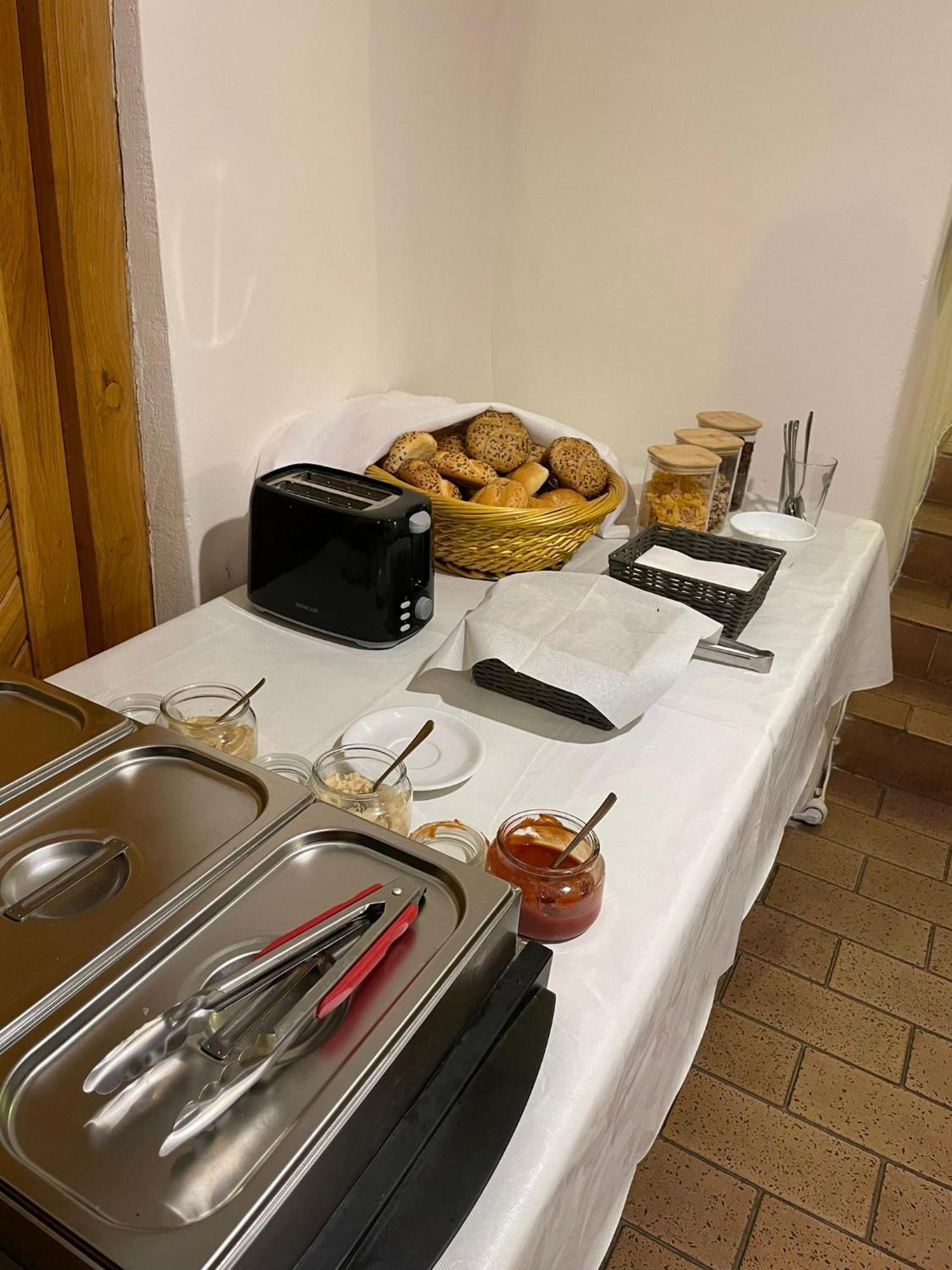 Hotel U Mesta Prahy Náchod エクステリア 写真